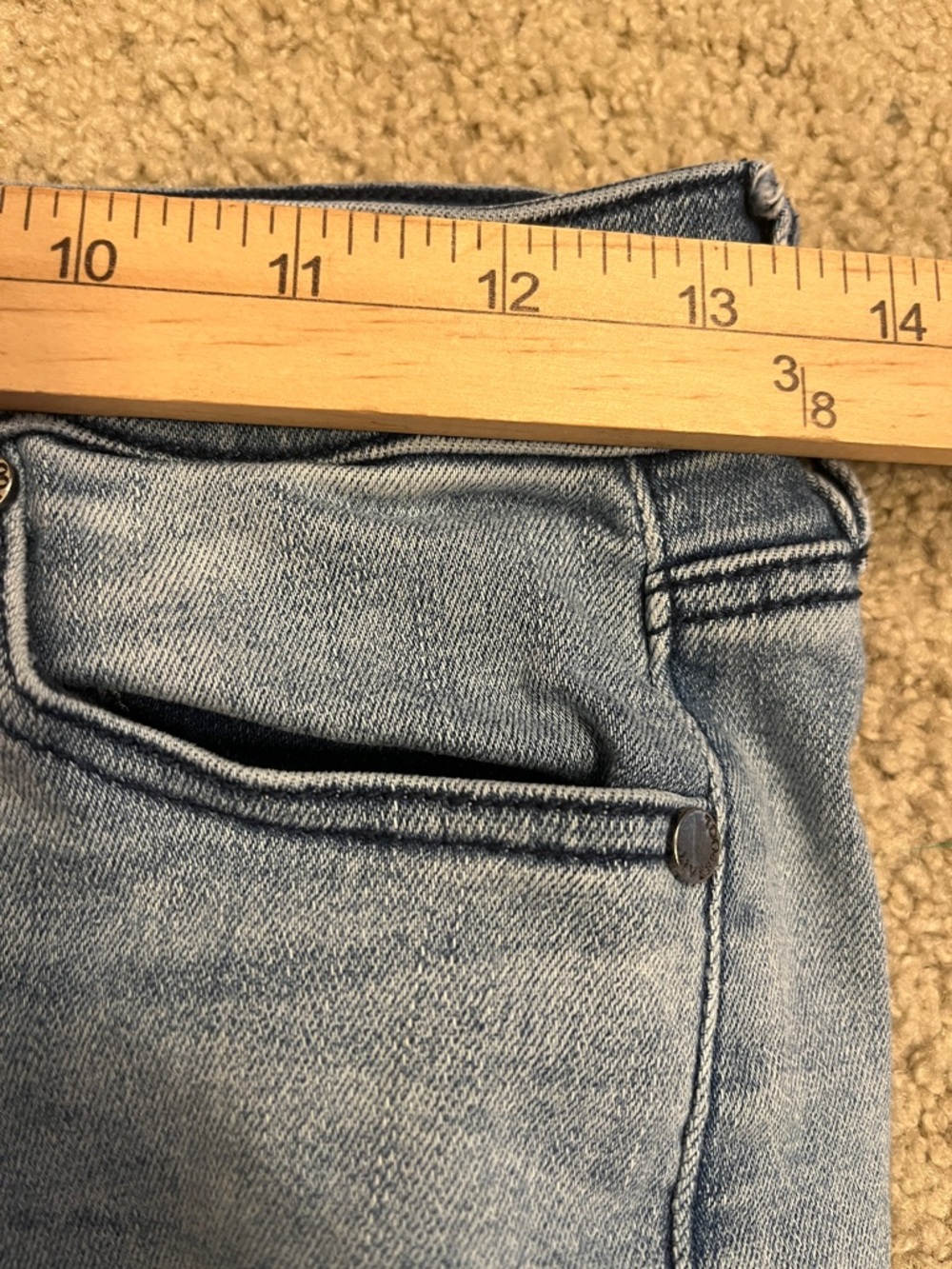 Liverpool Crop Wide Cuff Stretchy Light Wash Blue Jeans Mid Rise Size 6 - Picture 11 of 13